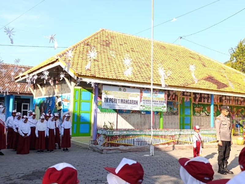 KEGIATAN UPACARA BENDERA HARI SENIN